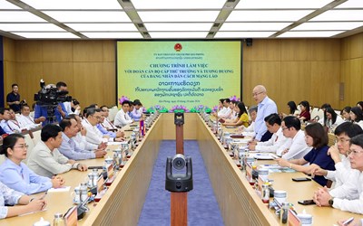 Chủ tịch UBND thành phố Đỗ Thành Trung tiếp và làm việc với Đoàn cán bộ cấp Thứ trưởng Đảng Nhân dân Cách mạng Lào